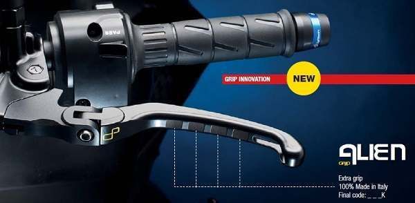 LighTech Kawasaki ZX10R 2006> Fold Up Clutch Lever | LEVXF004_CP3